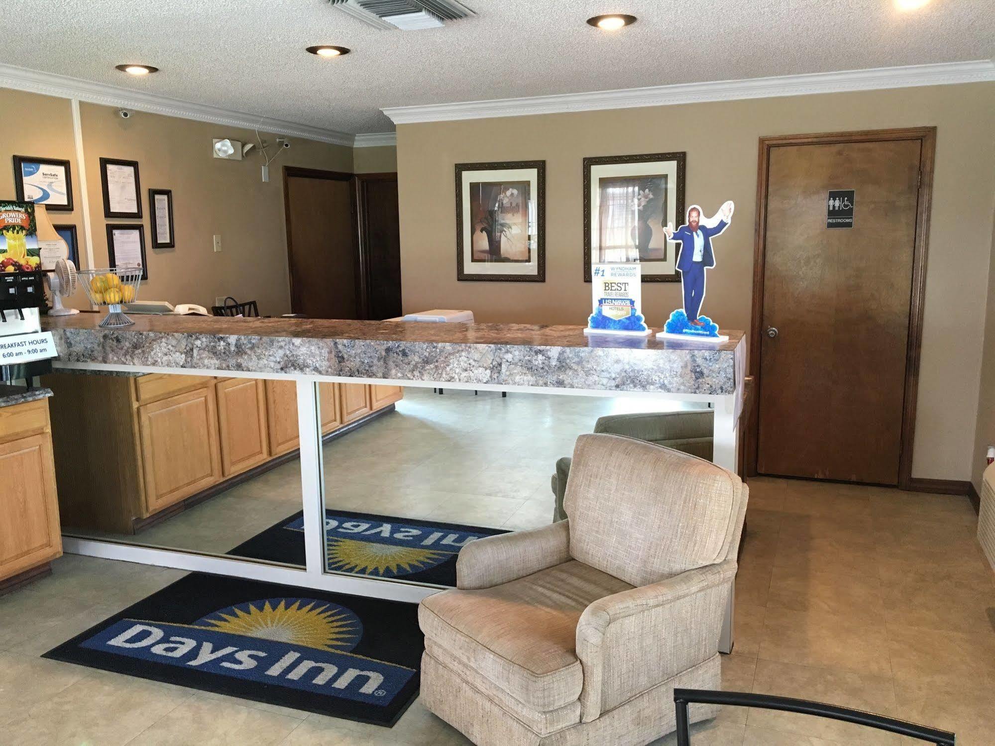 Days Inn By Wyndham Madison Luaran gambar