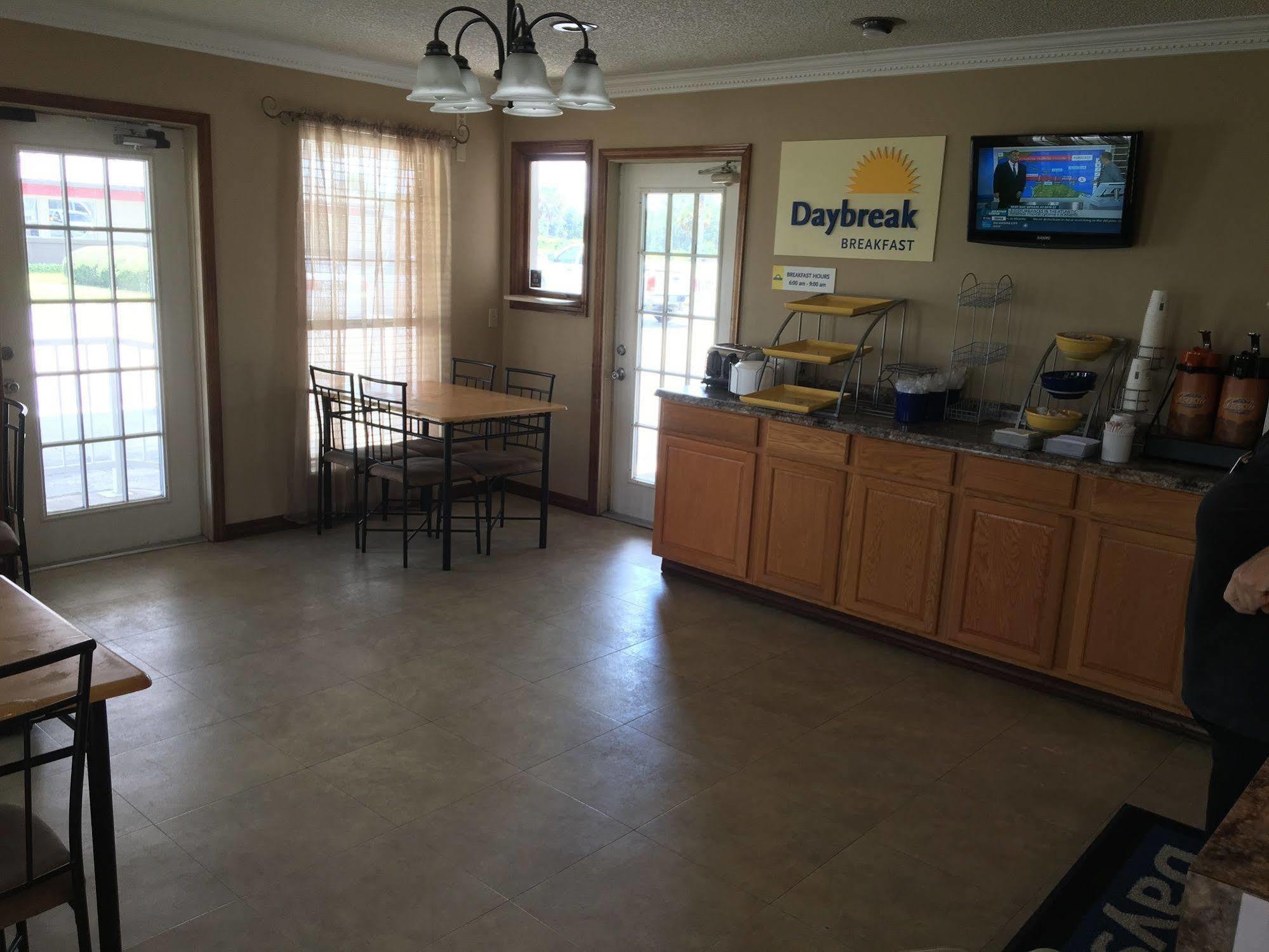 Days Inn By Wyndham Madison Luaran gambar