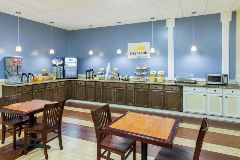 Days Inn By Wyndham Madison Luaran gambar